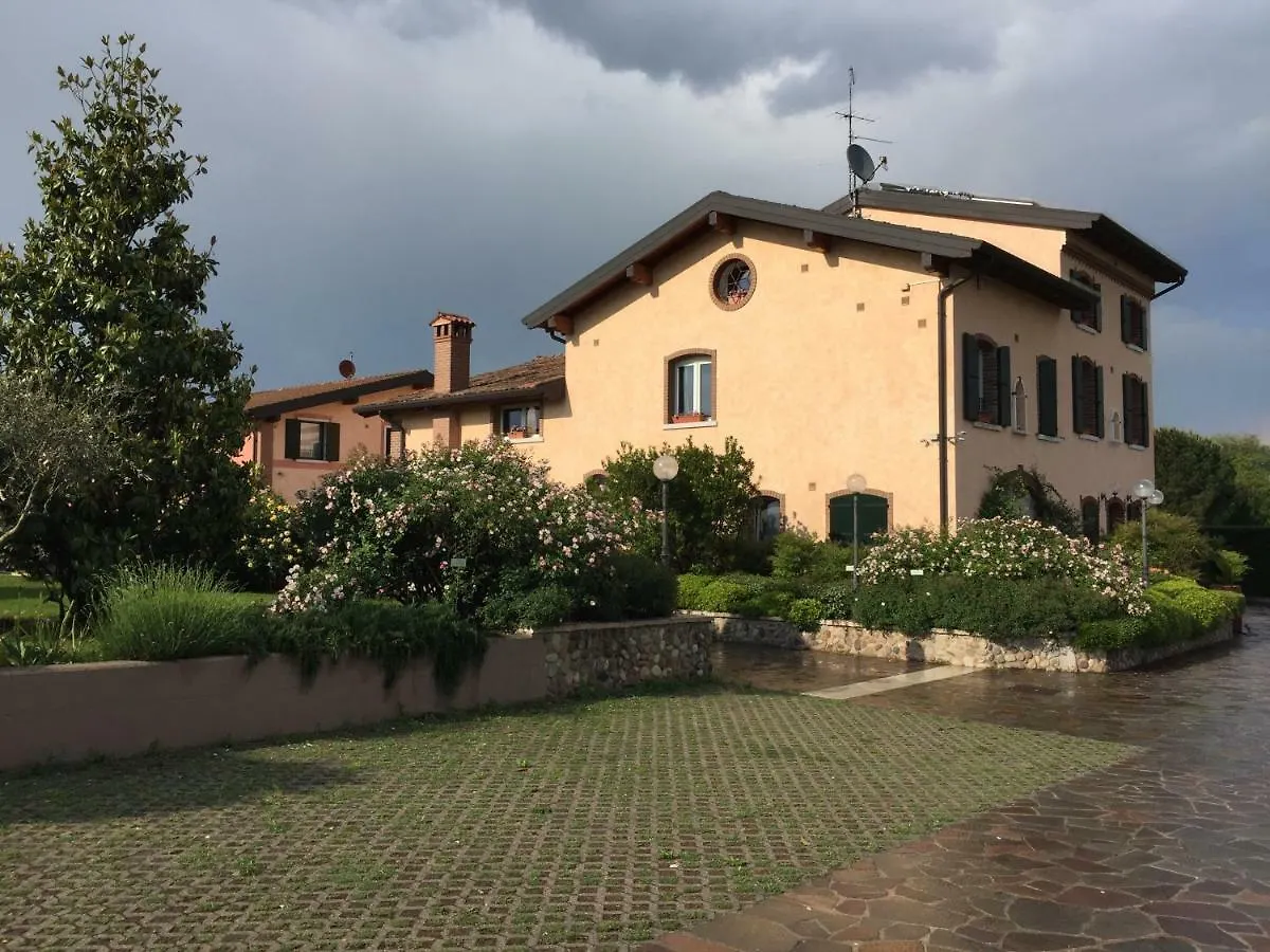הוילה קסטלנואובו דל גארדה Casa San Marco בית חווה