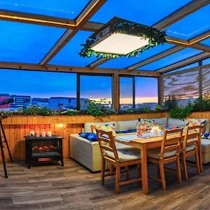 Penthouse With Sauna And Terrace דירה בוקרשט